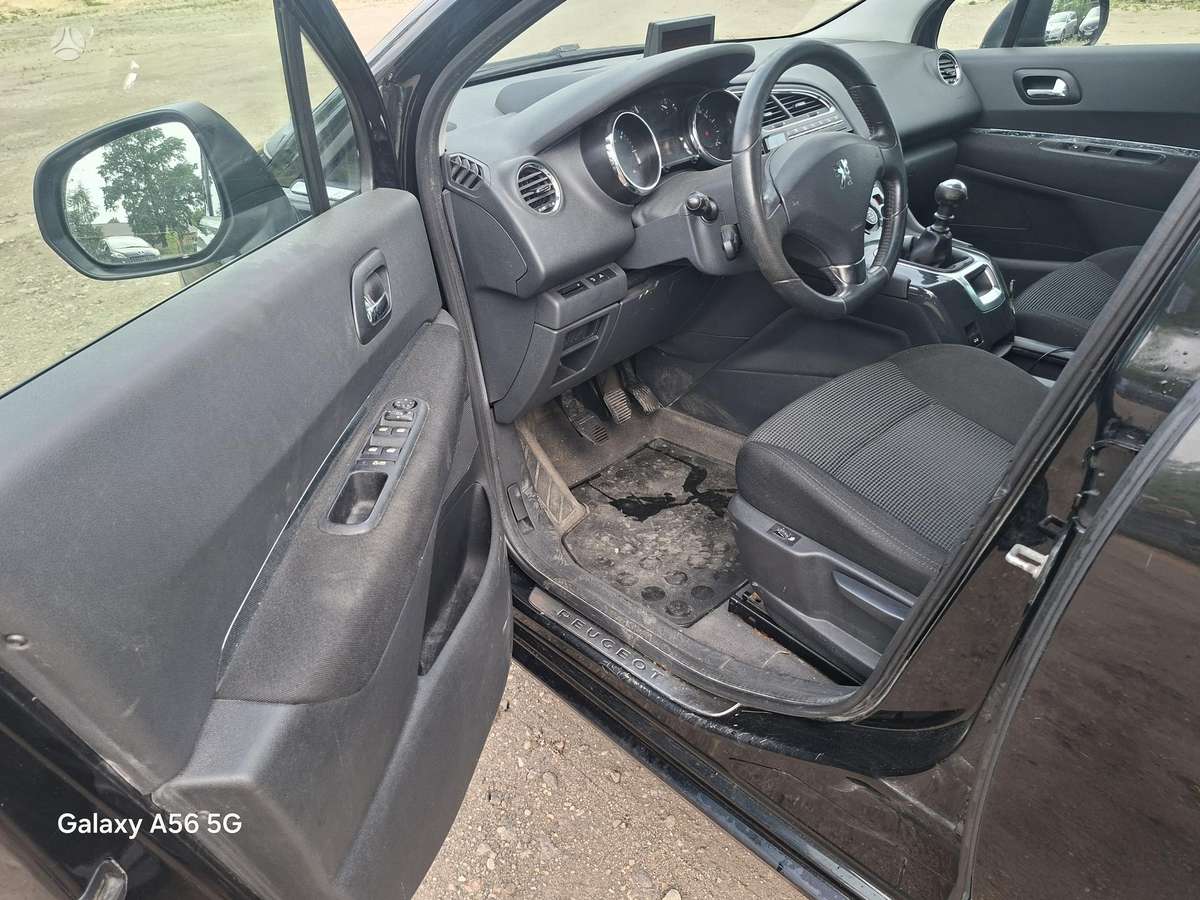 Peugeot 5008 2010 — photo 19