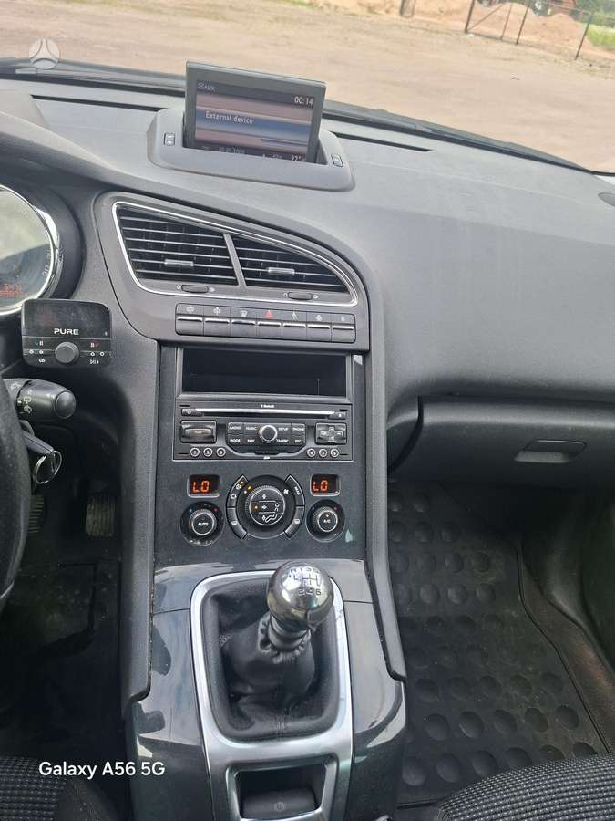 Peugeot 5008 2010 — photo 21