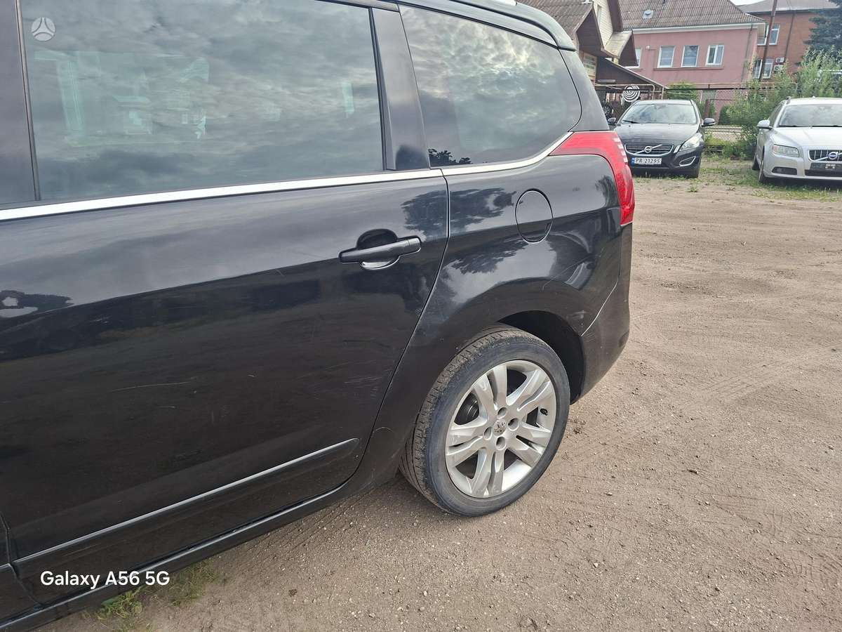 Peugeot 5008 2010 — photo 6