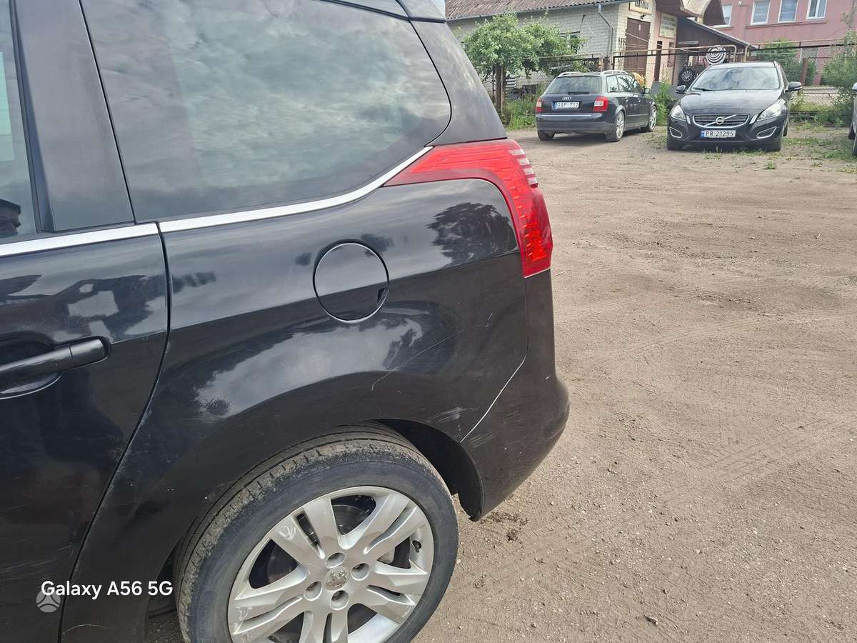 Peugeot 5008 2010 — photo 7
