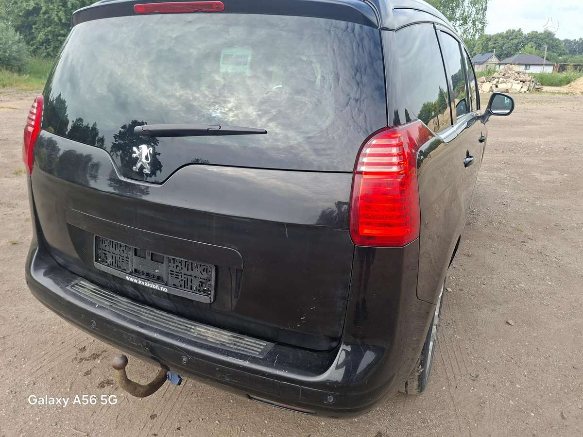 Peugeot 5008 2010 — photo 9