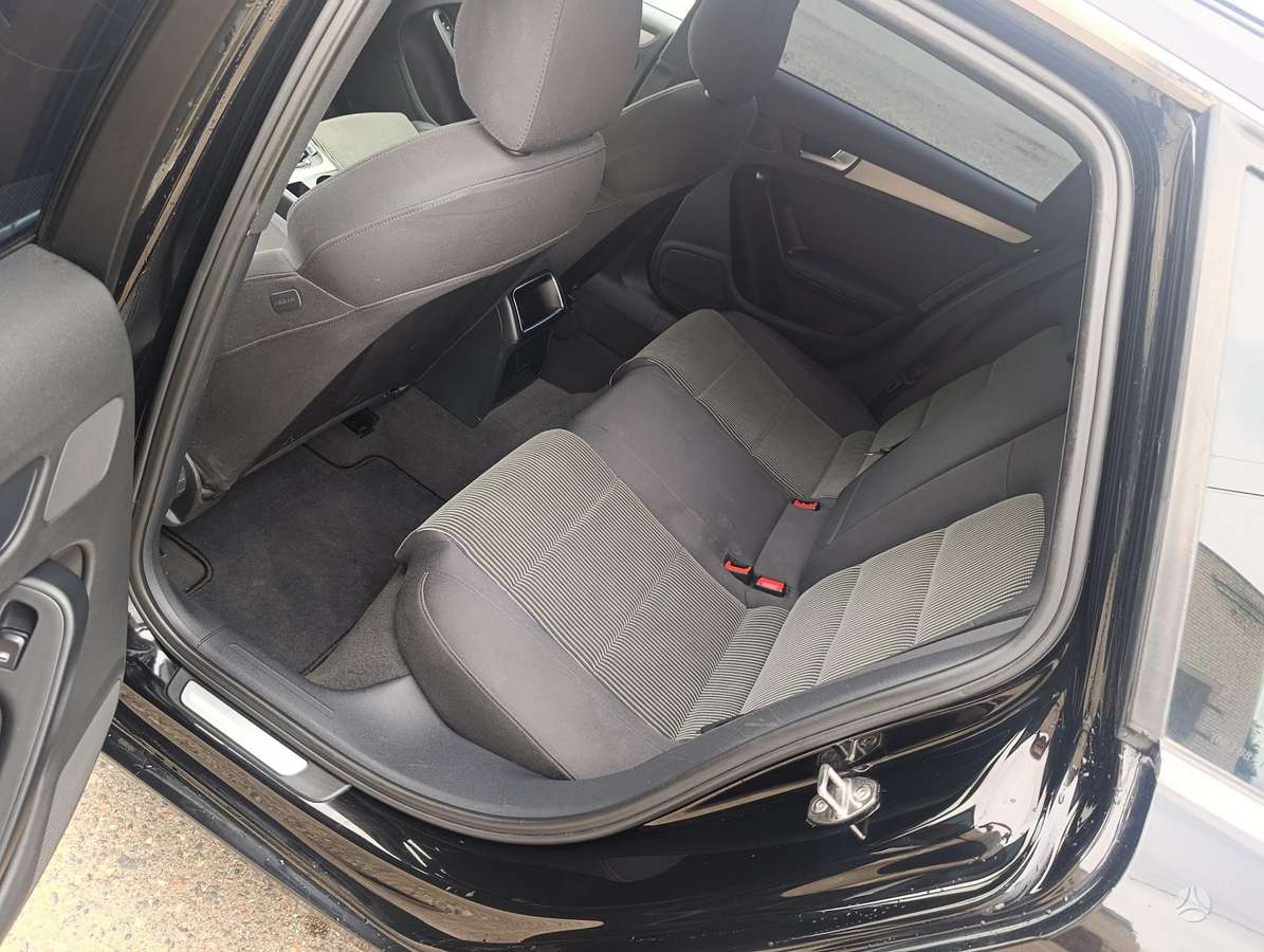 Audi A4 2009 — photo 10