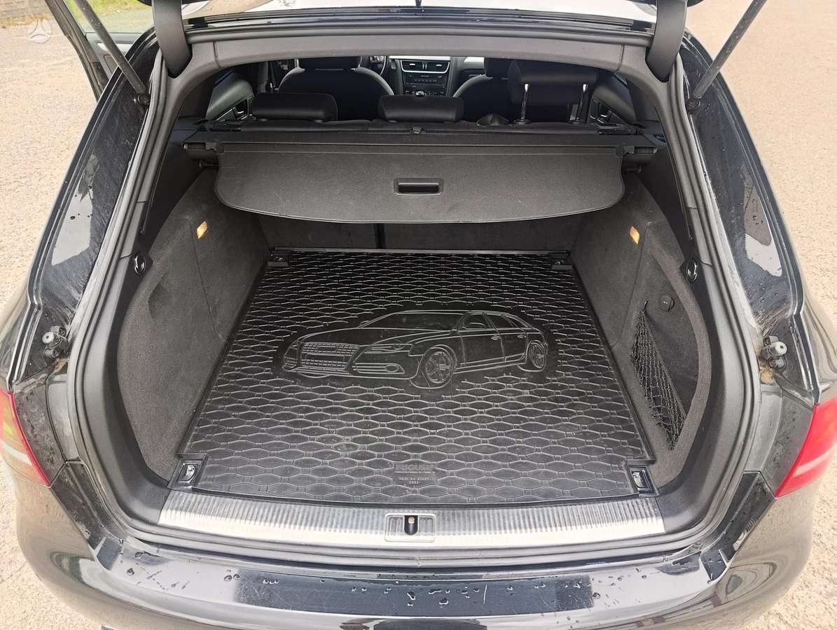 Audi A4 2009 — photo 12