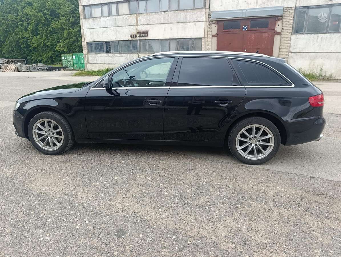 Audi A4 2009 — rear view