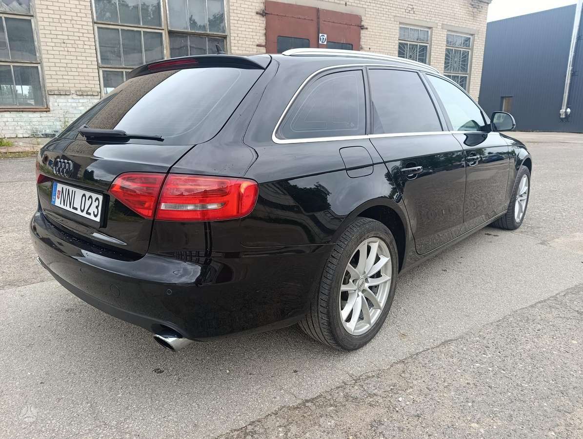 Audi A4 2009 — photo 5