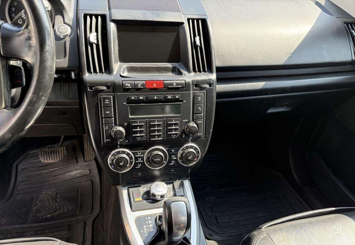 Land Rover 2010 — вигляд ззаду