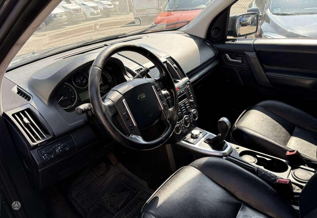 Land Rover 2010 — двигун 2179 cm³, 160 HP (118kW)