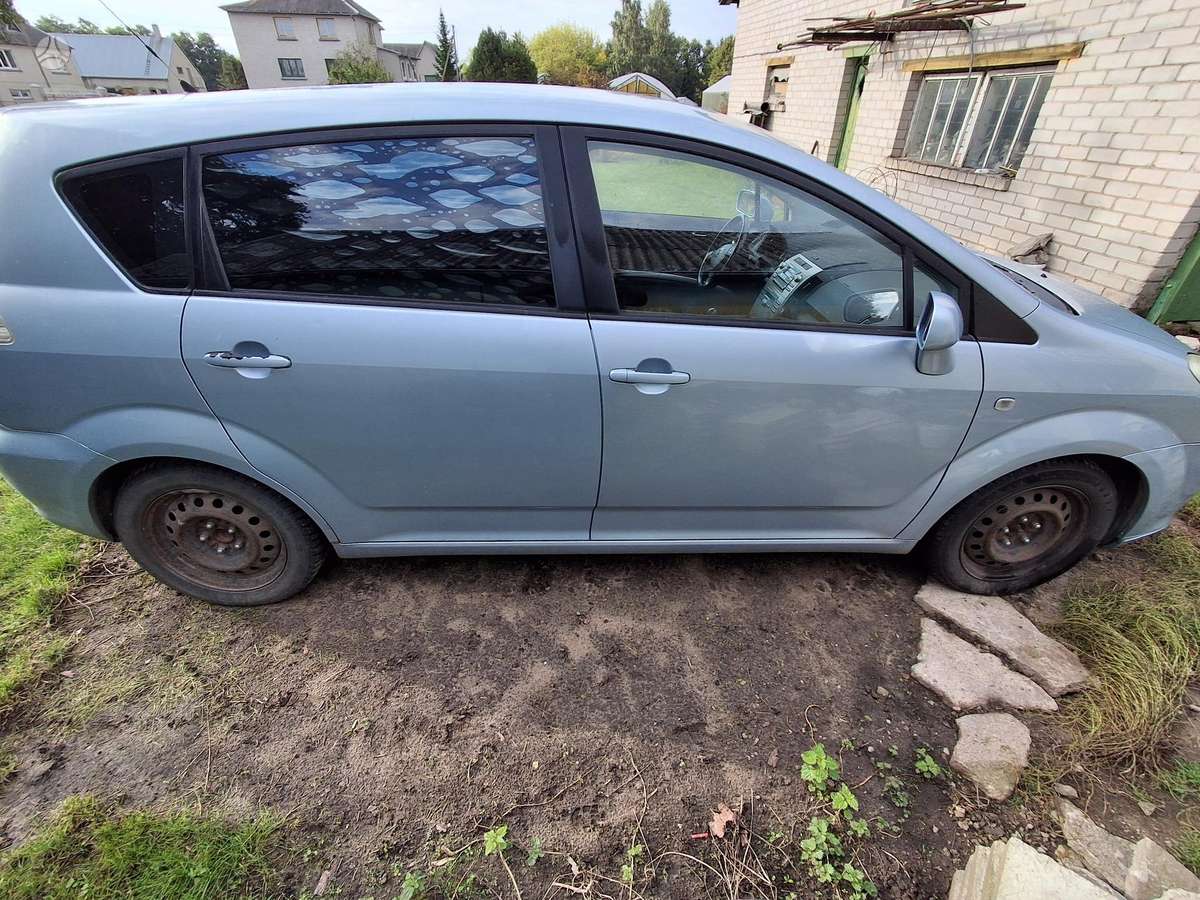 Toyota Corolla 2005 — engine 2200 cm³, 136 HP (100kW)