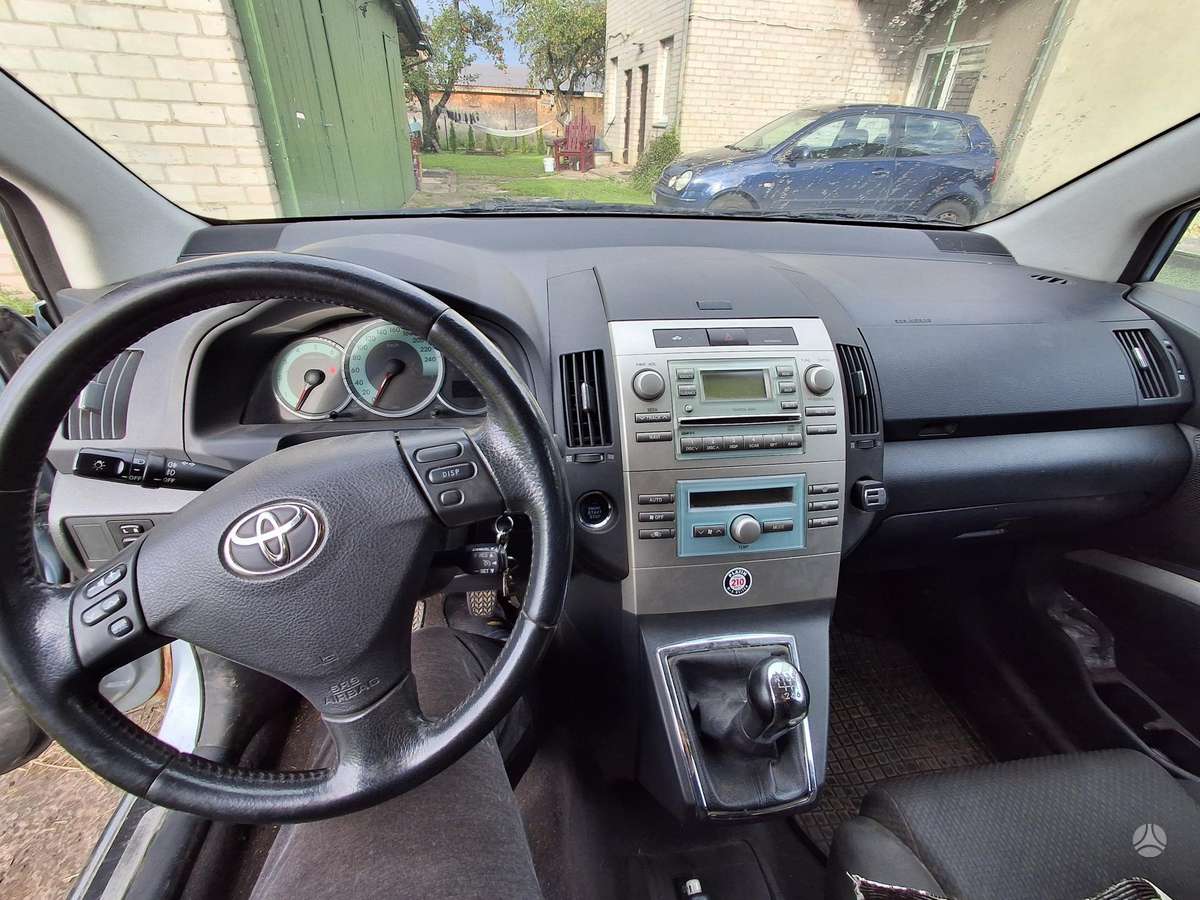 Toyota Corolla 2005 — photo 5