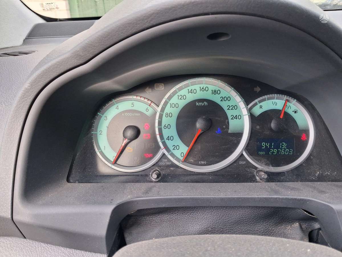 Toyota Corolla 2005 — photo 6