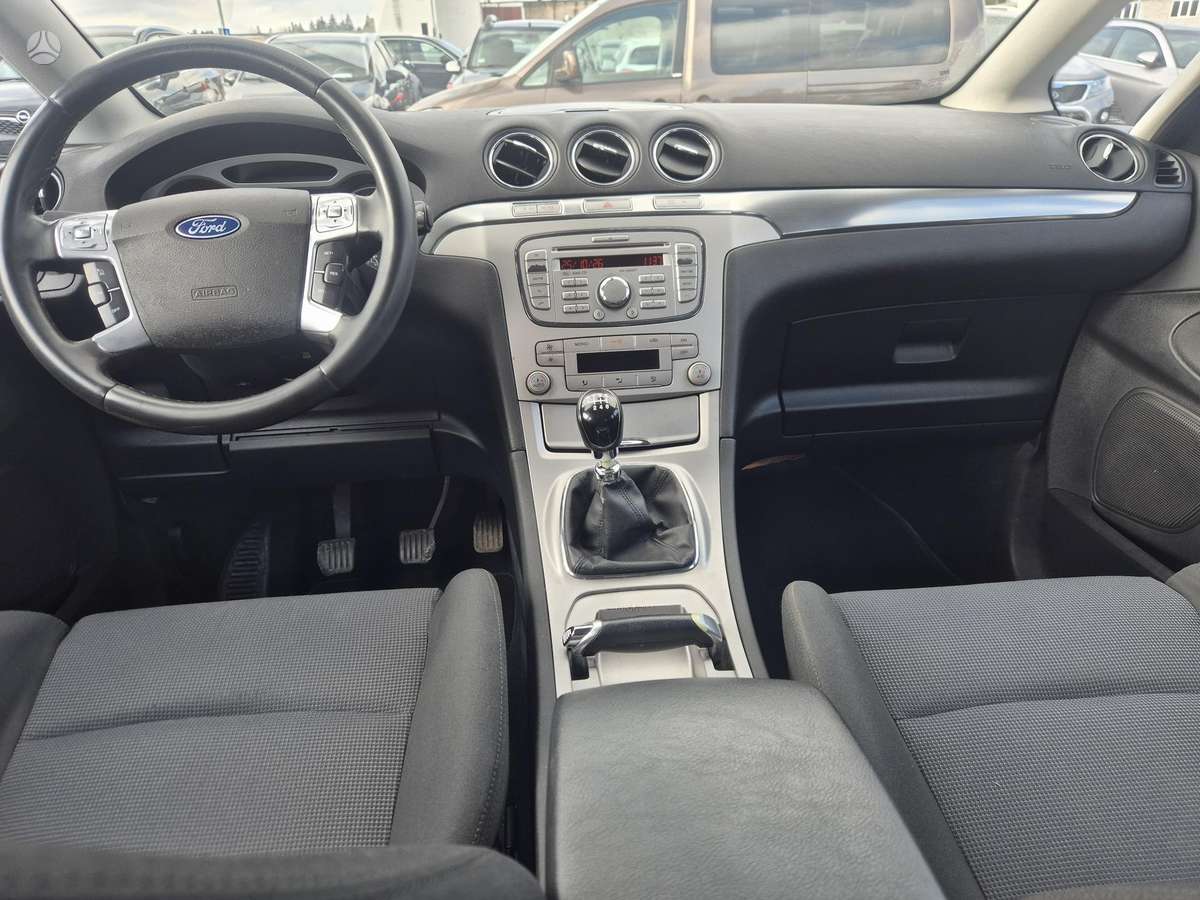 Ford S-MAX 2009 — photo 11