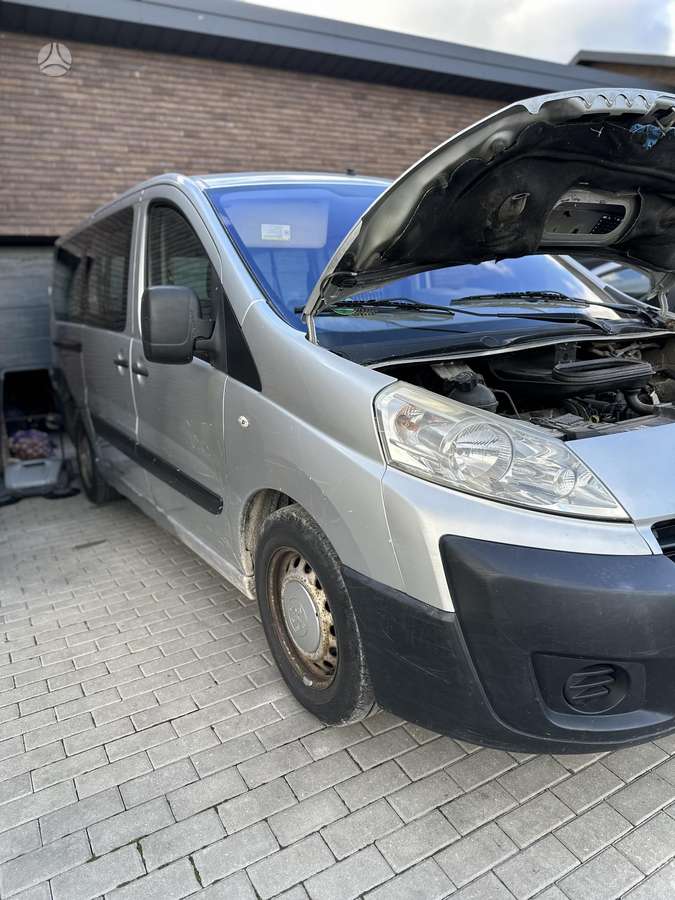 Peugeot Expert 2008 — interior