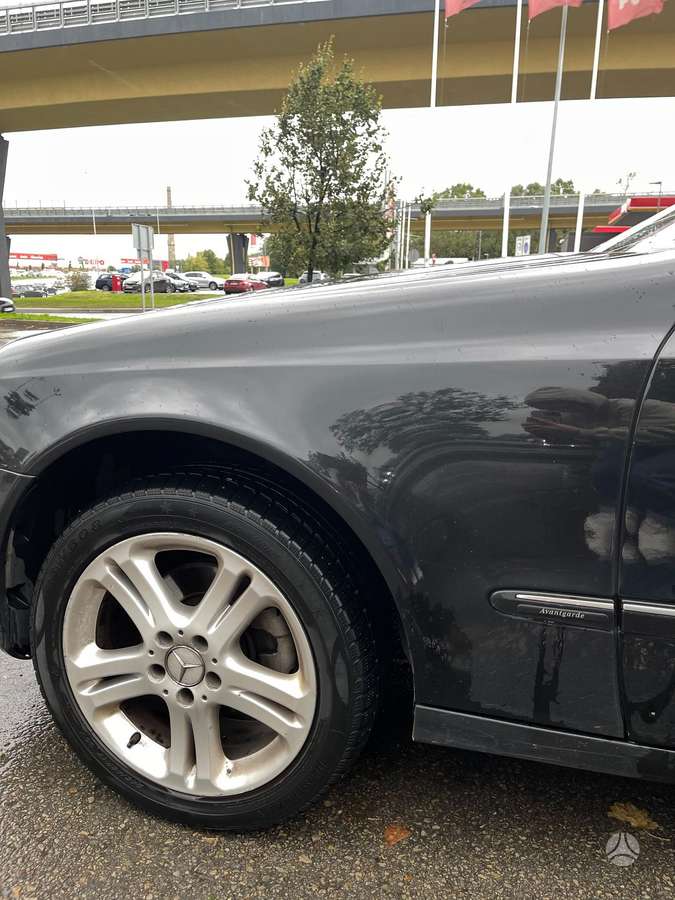 Mercedes-Benz E280 2008 — photo 14