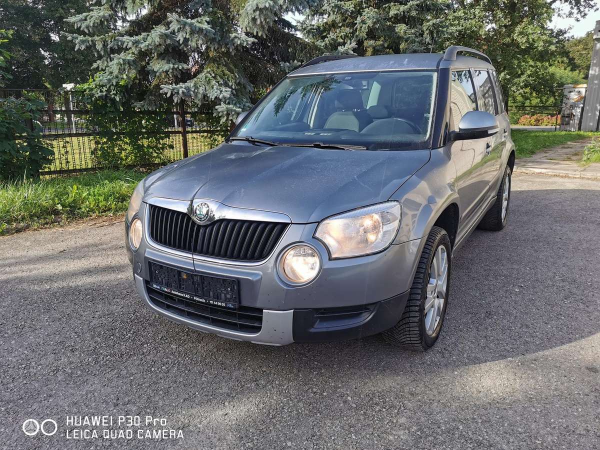 Skoda Yeti 2013 — rear view