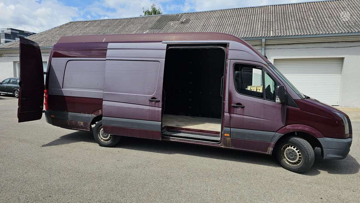 Volkswagen Crafter 2012 — interior