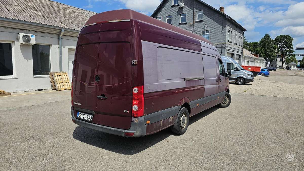 Volkswagen Crafter 2012 — photo 7