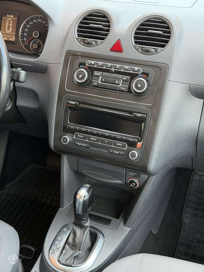 Volkswagen Caddy 2012 — photo 28