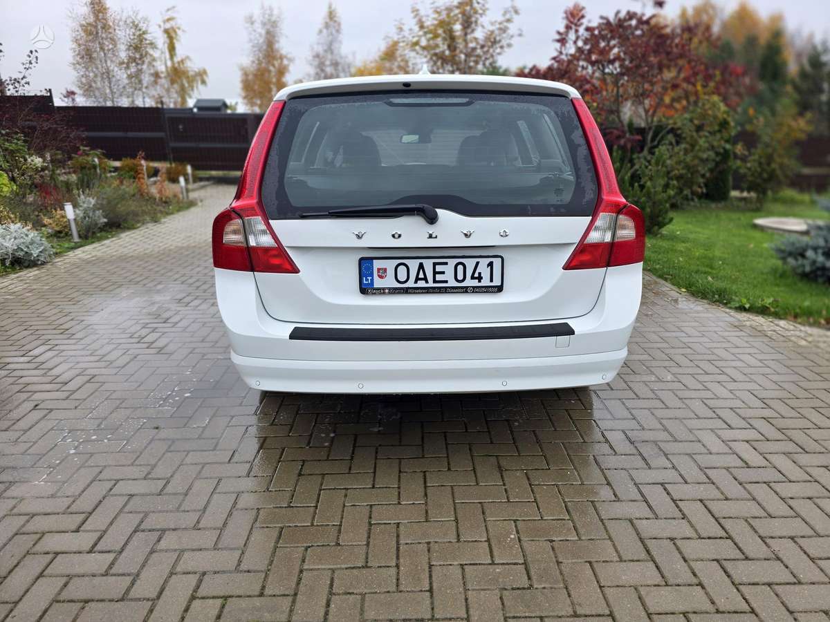 Volvo V70 2012 — photo 10