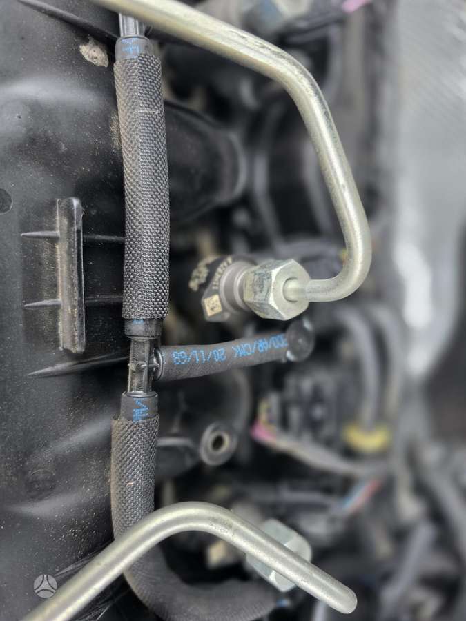 Volvo V70 2012 — photo 18