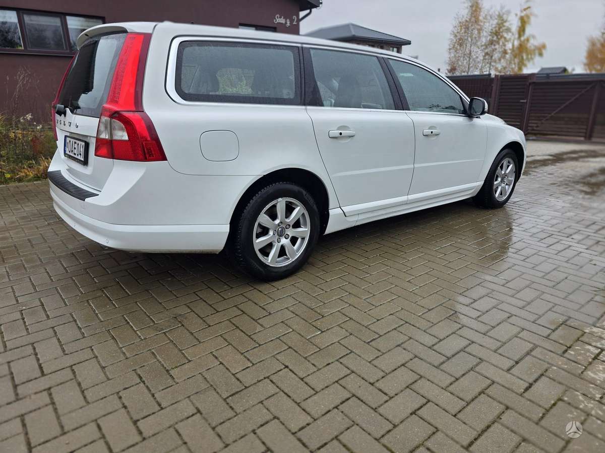 Volvo V70 2012 — photo 6