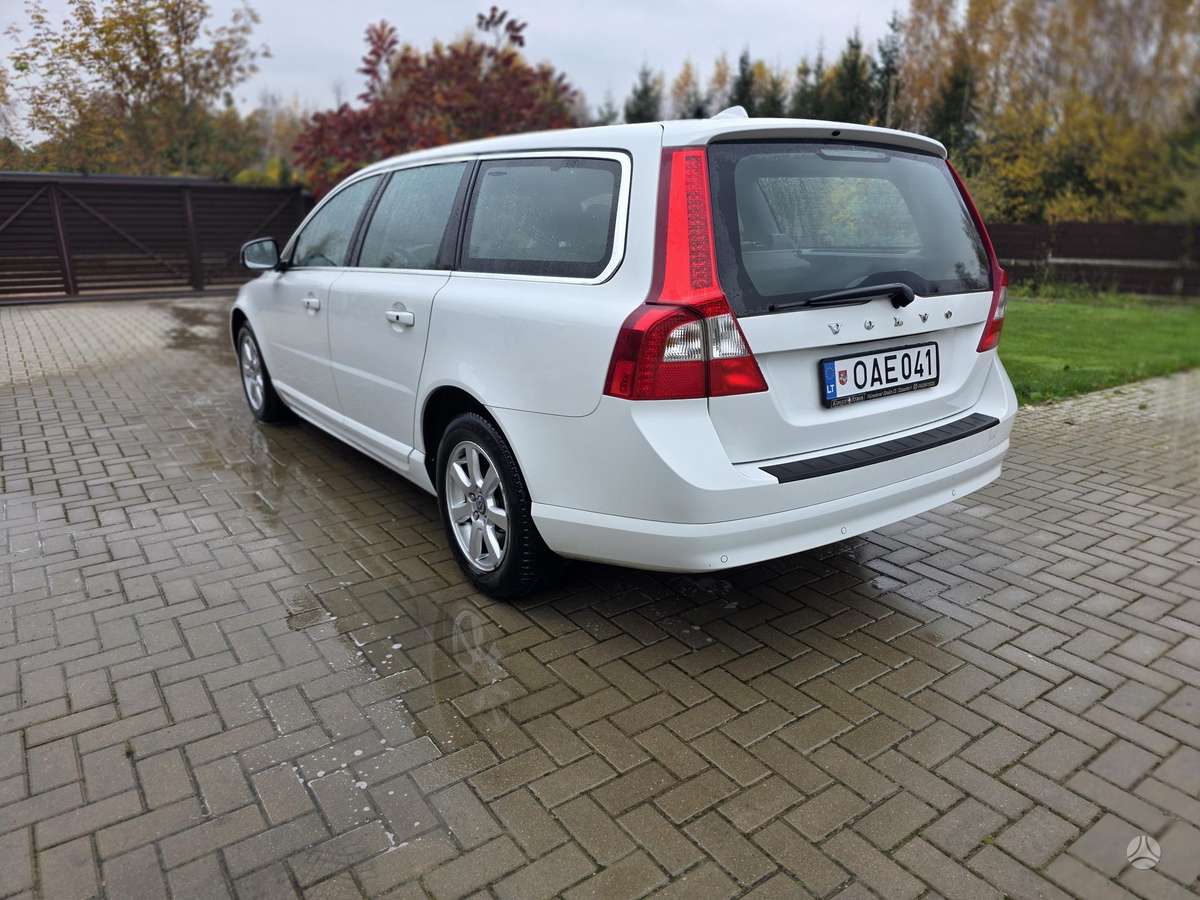Volvo V70 2012 — photo 7