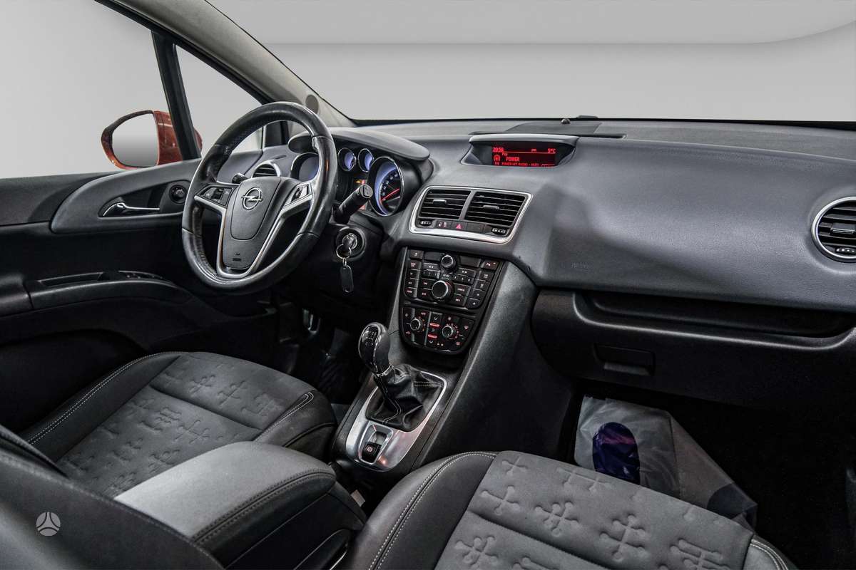 Opel Meriva 2013 — photo 12