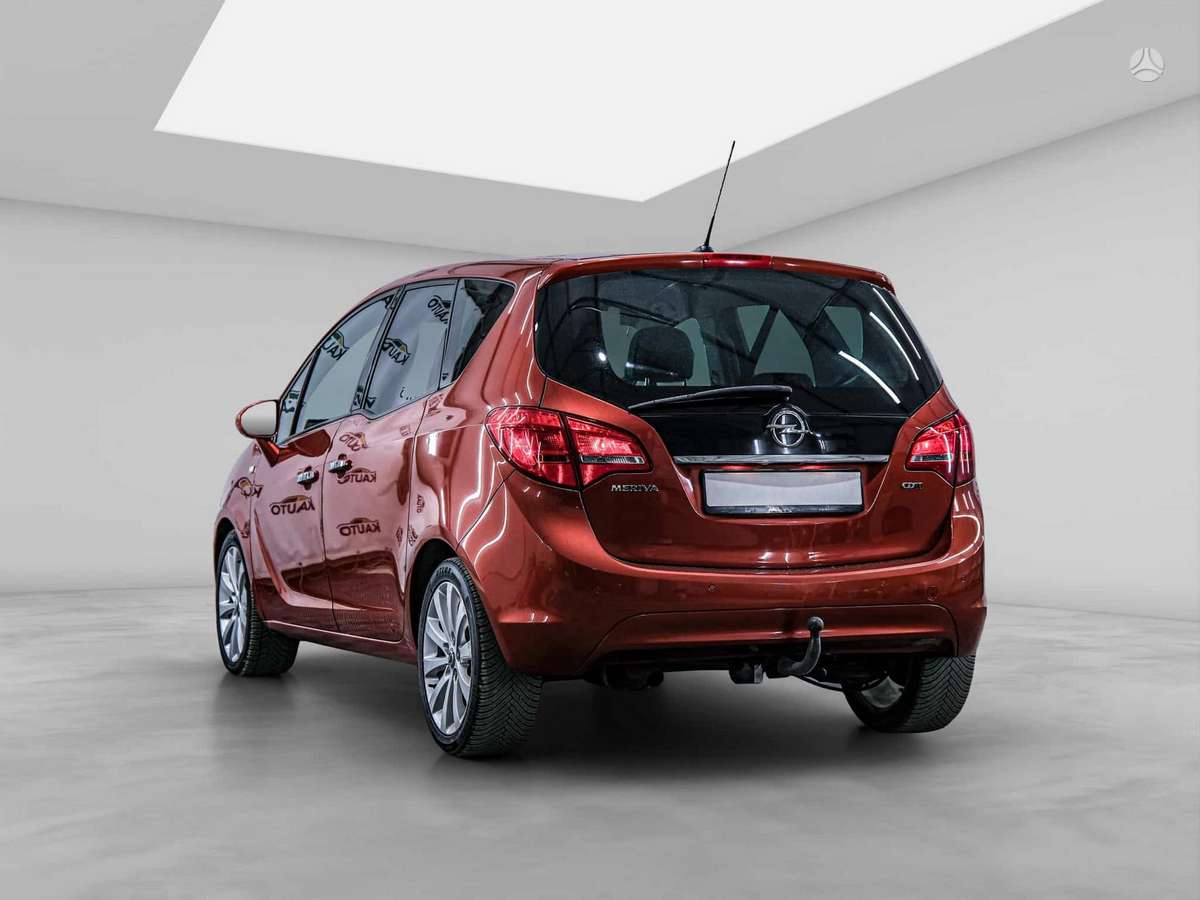 Opel Meriva 2013 — rear view