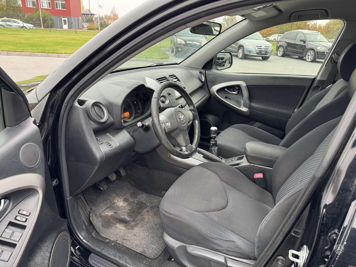 Toyota RAV4 2008 — photo 11