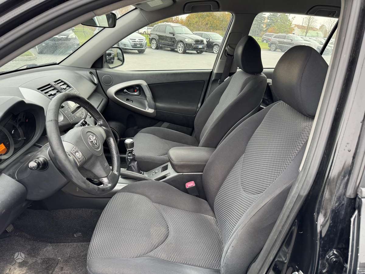 Toyota RAV4 2008 — photo 12