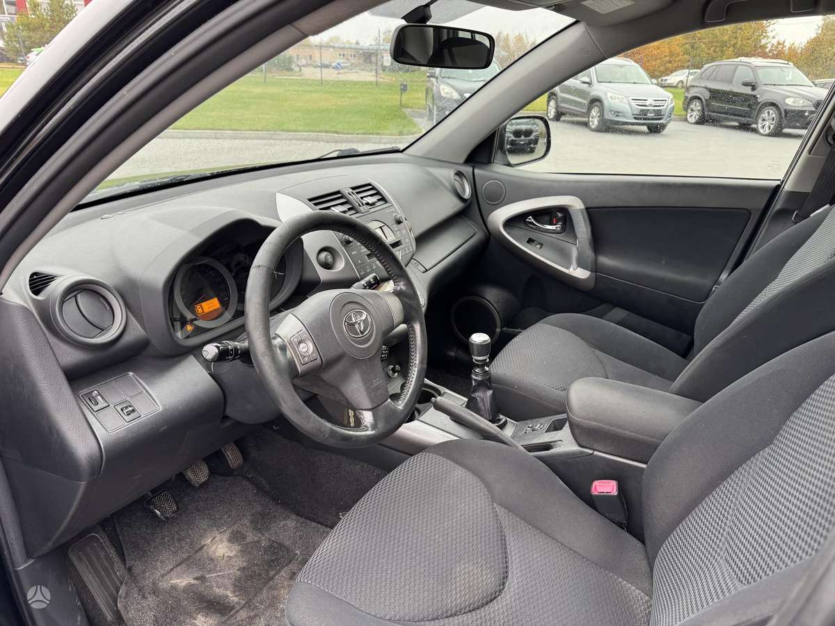 Toyota RAV4 2008 — photo 13