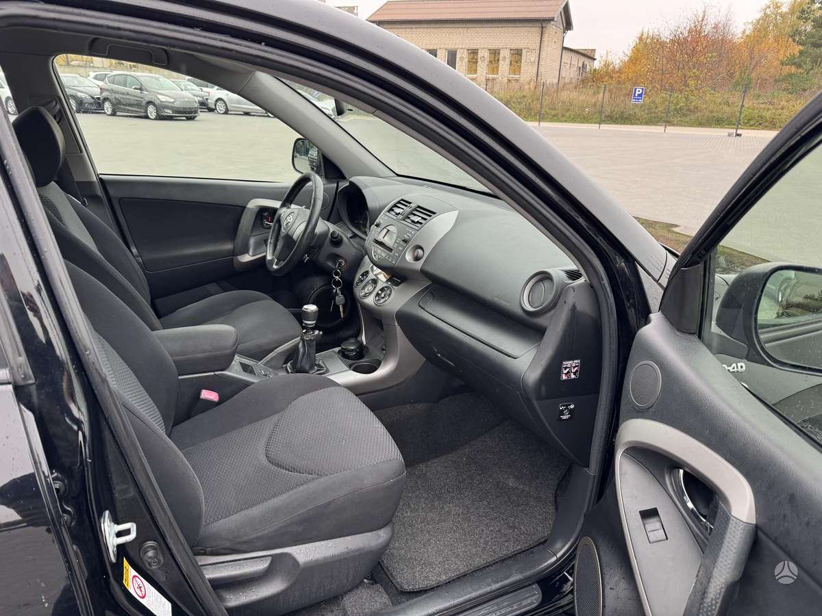 Toyota RAV4 2008 — photo 17