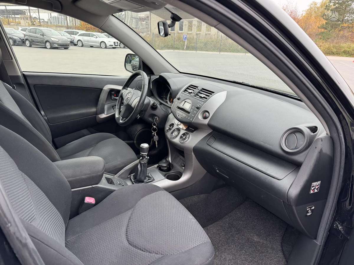 Toyota RAV4 2008 — photo 18