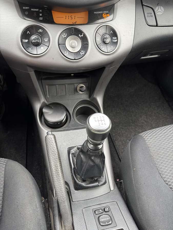 Toyota RAV4 2008 — photo 21
