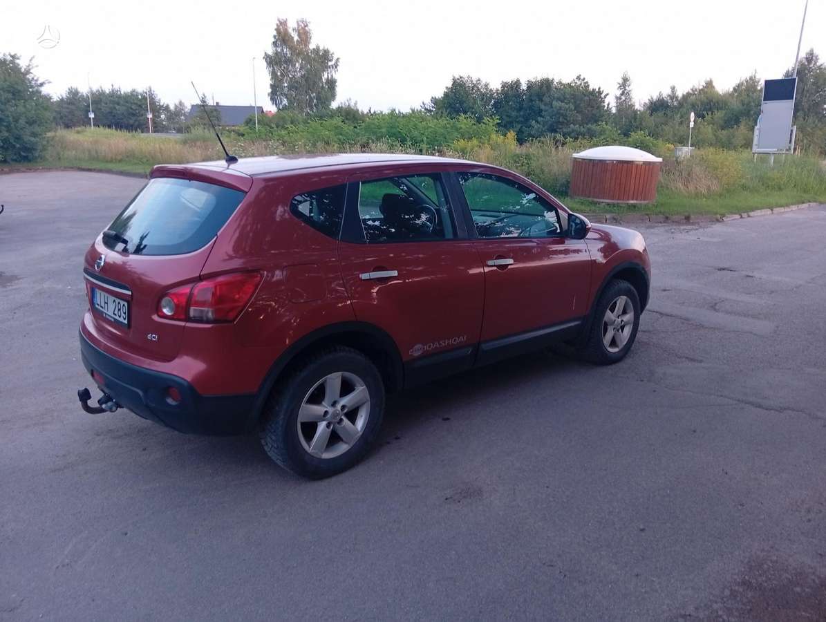 Nissan Qashqai 2008 — rear view