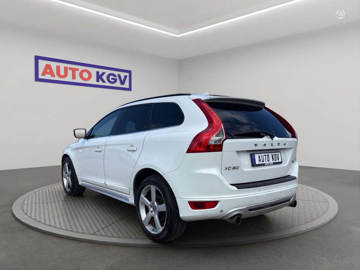 Volvo XC60 2012 — interior