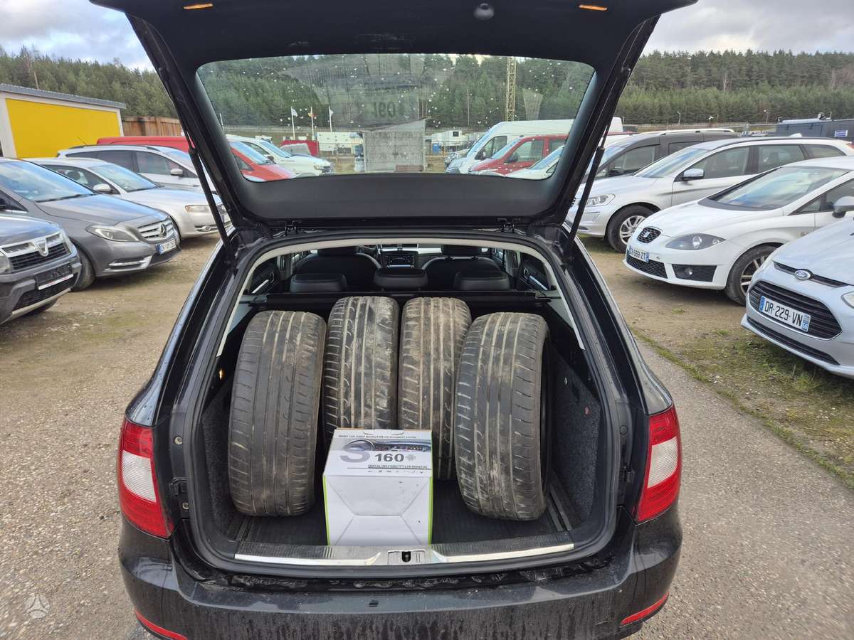 Skoda Superb 2012 — photo 12