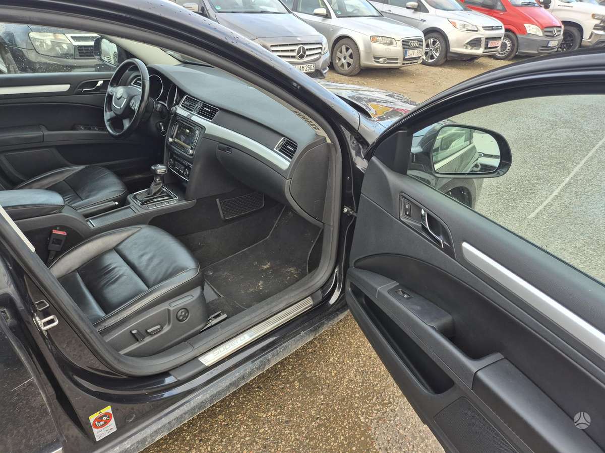 Skoda Superb 2012 — photo 14