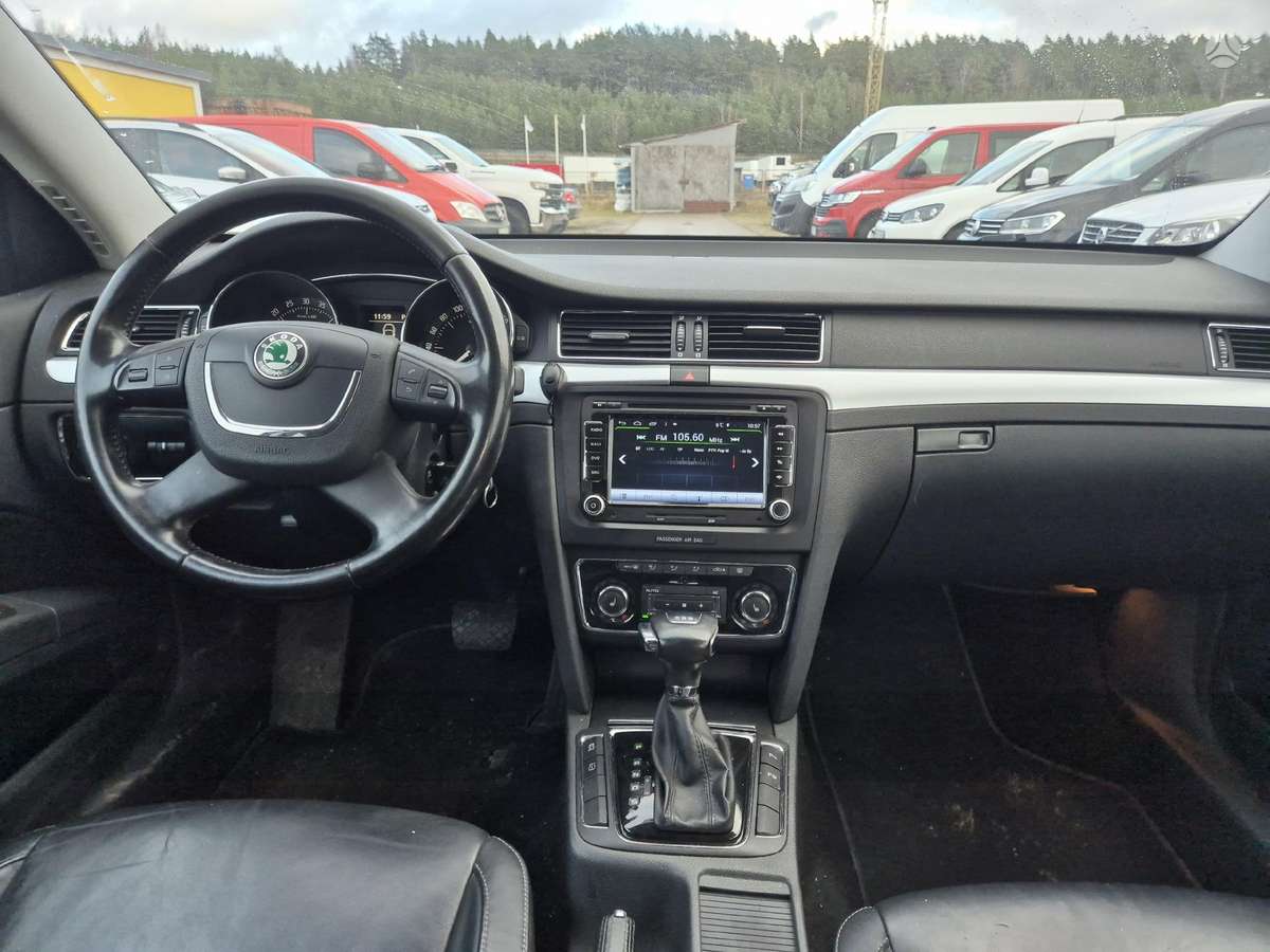 Skoda Superb 2012 — photo 15