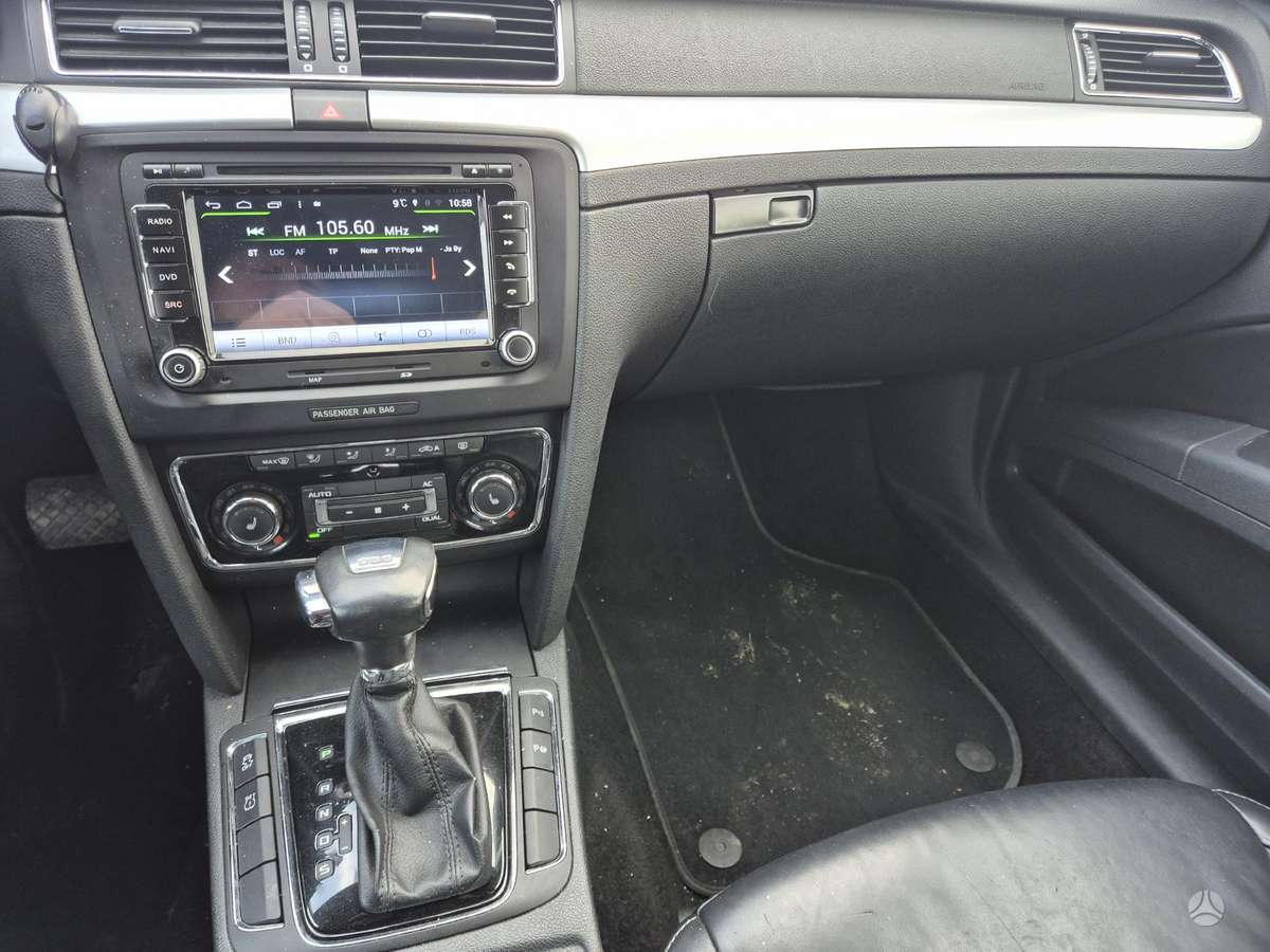 Skoda Superb 2012 — photo 17