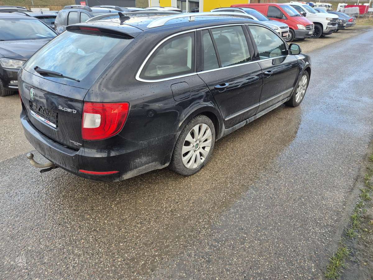 Skoda Superb 2012 — engine 1998 cm³, 140 HP (103kW)