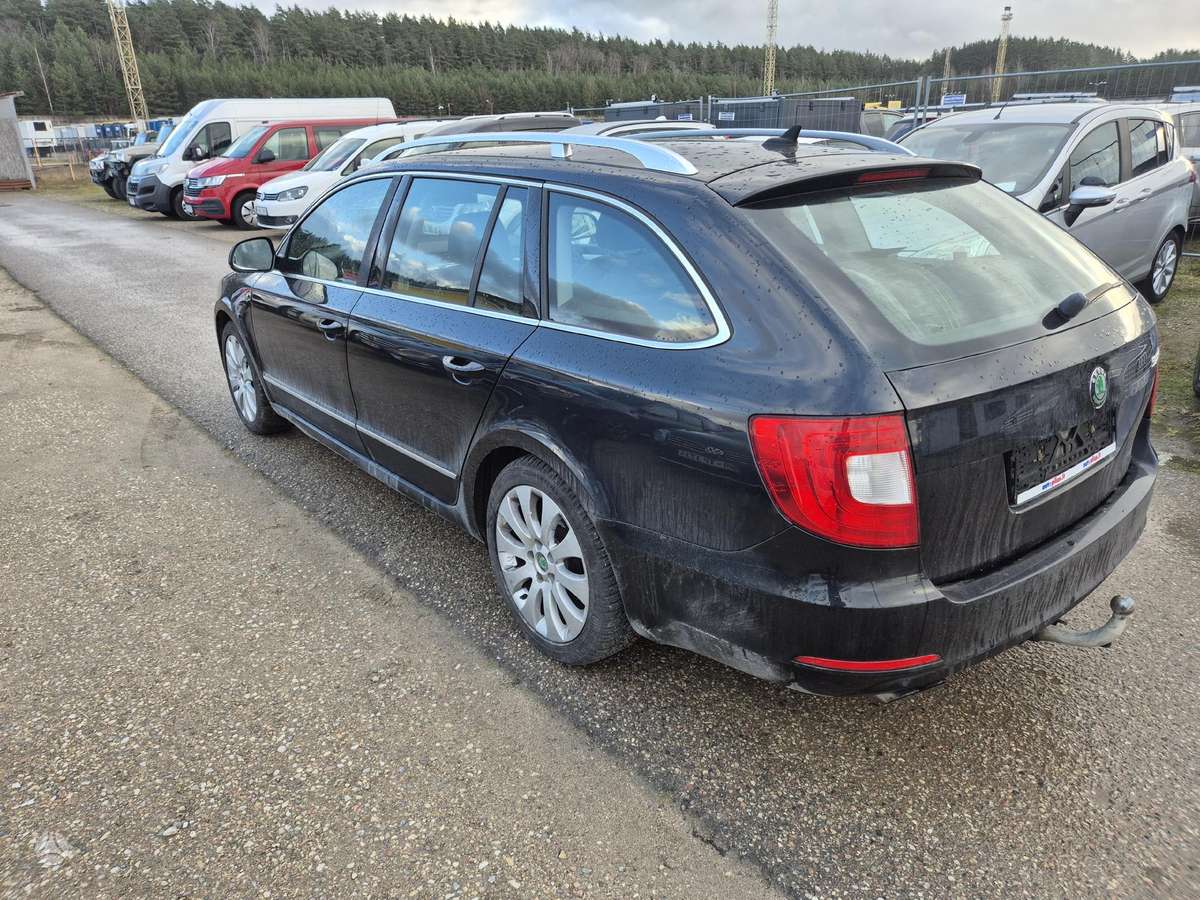 Skoda Superb 2012 — photo 5
