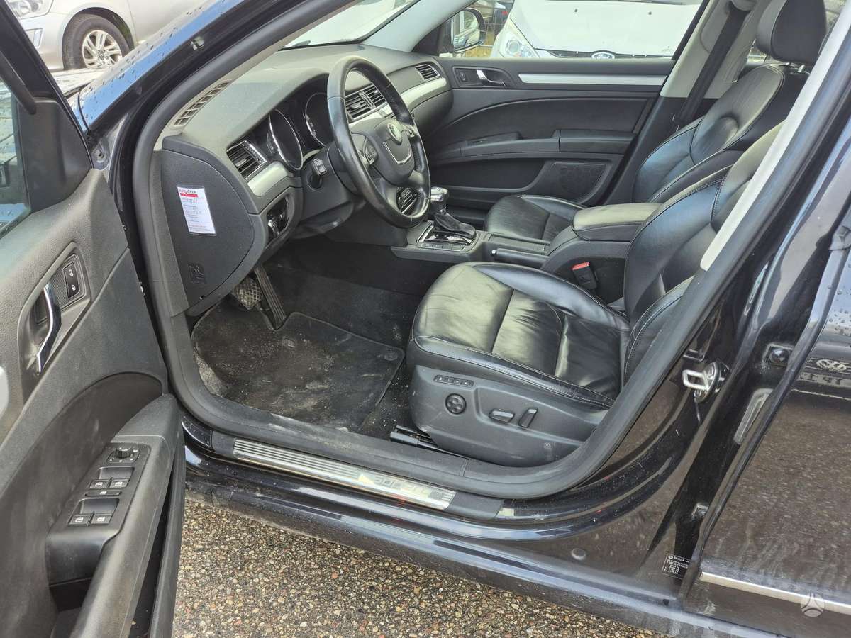 Skoda Superb 2012 — photo 7
