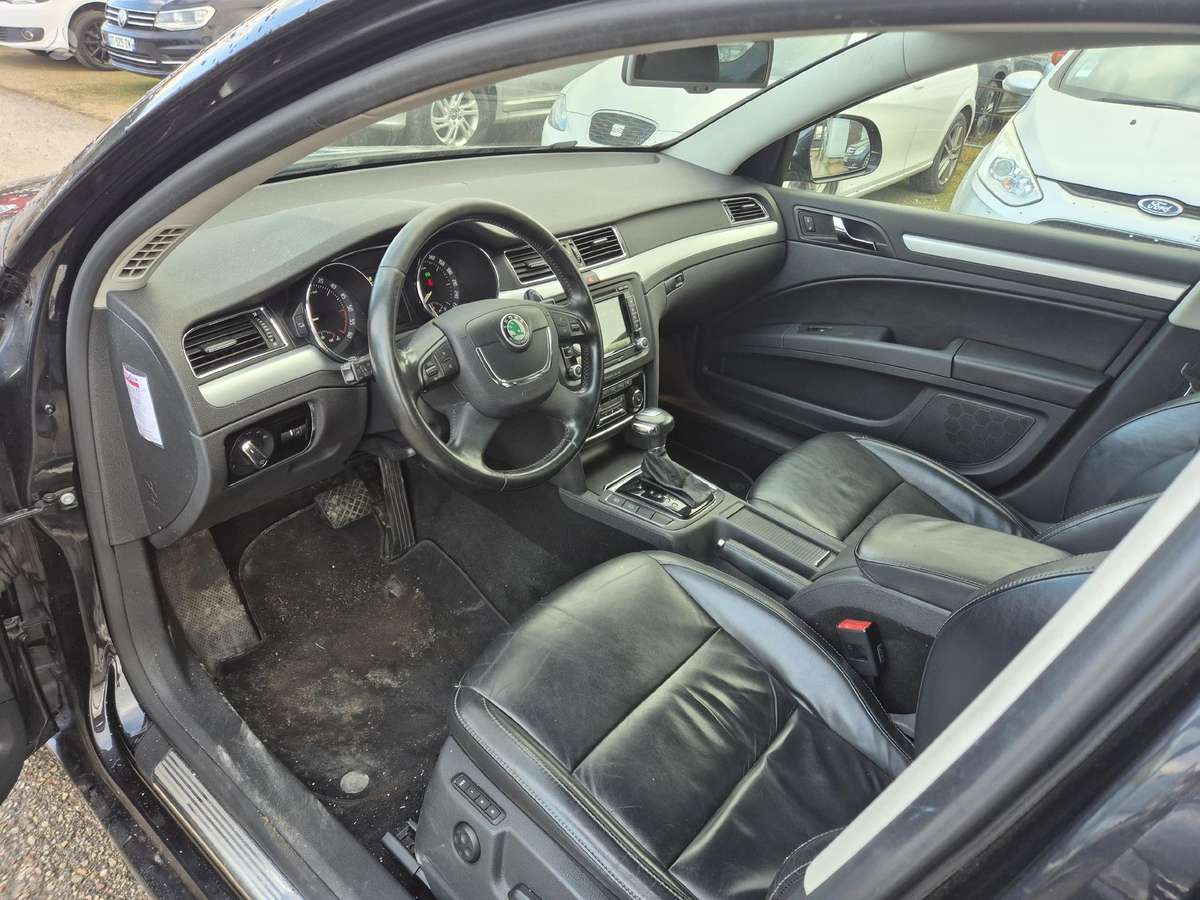 Skoda Superb 2012 — photo 9