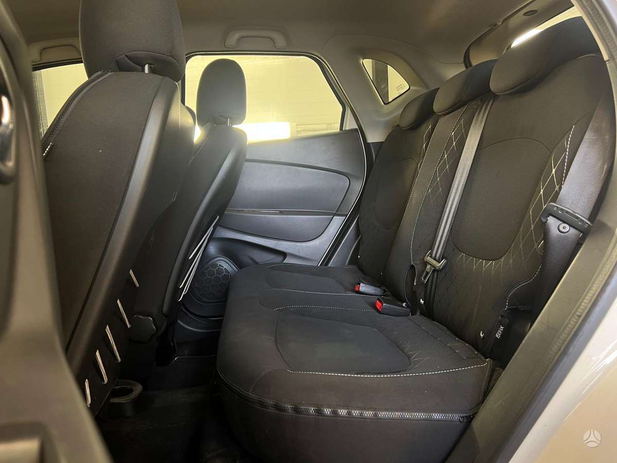 Renault Captur 2015 — photo 16
