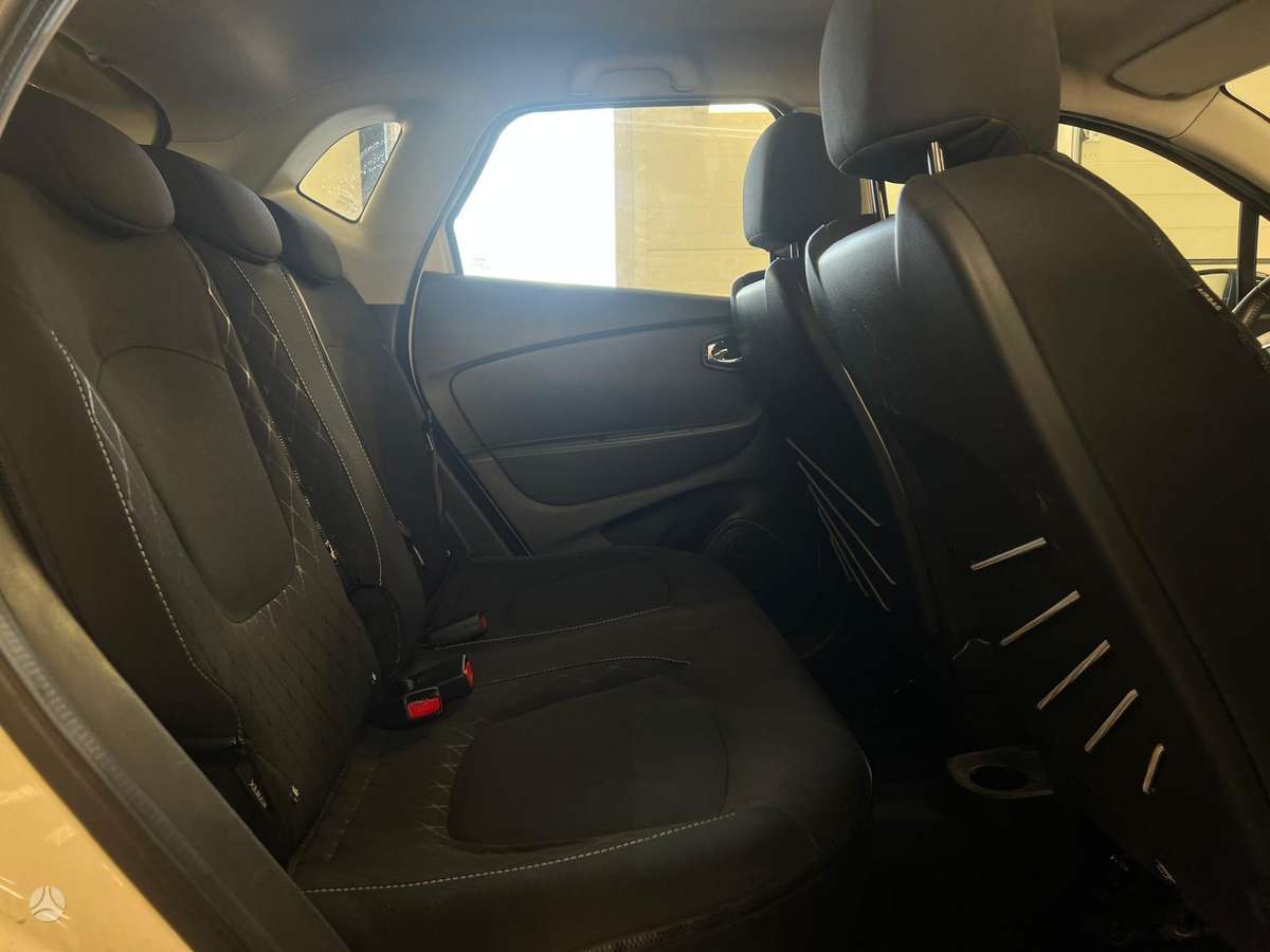 Renault Captur 2015 — photo 18