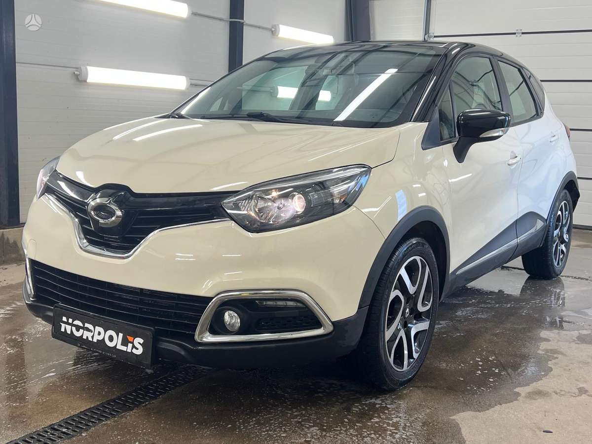 Renault Captur 2015 — rear view