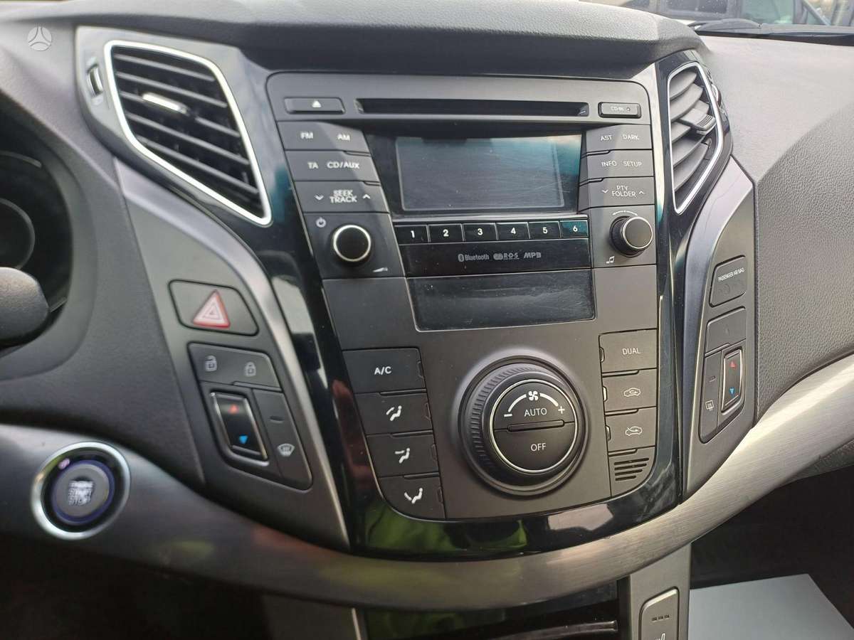 Hyundai i40 2015 — photo 11