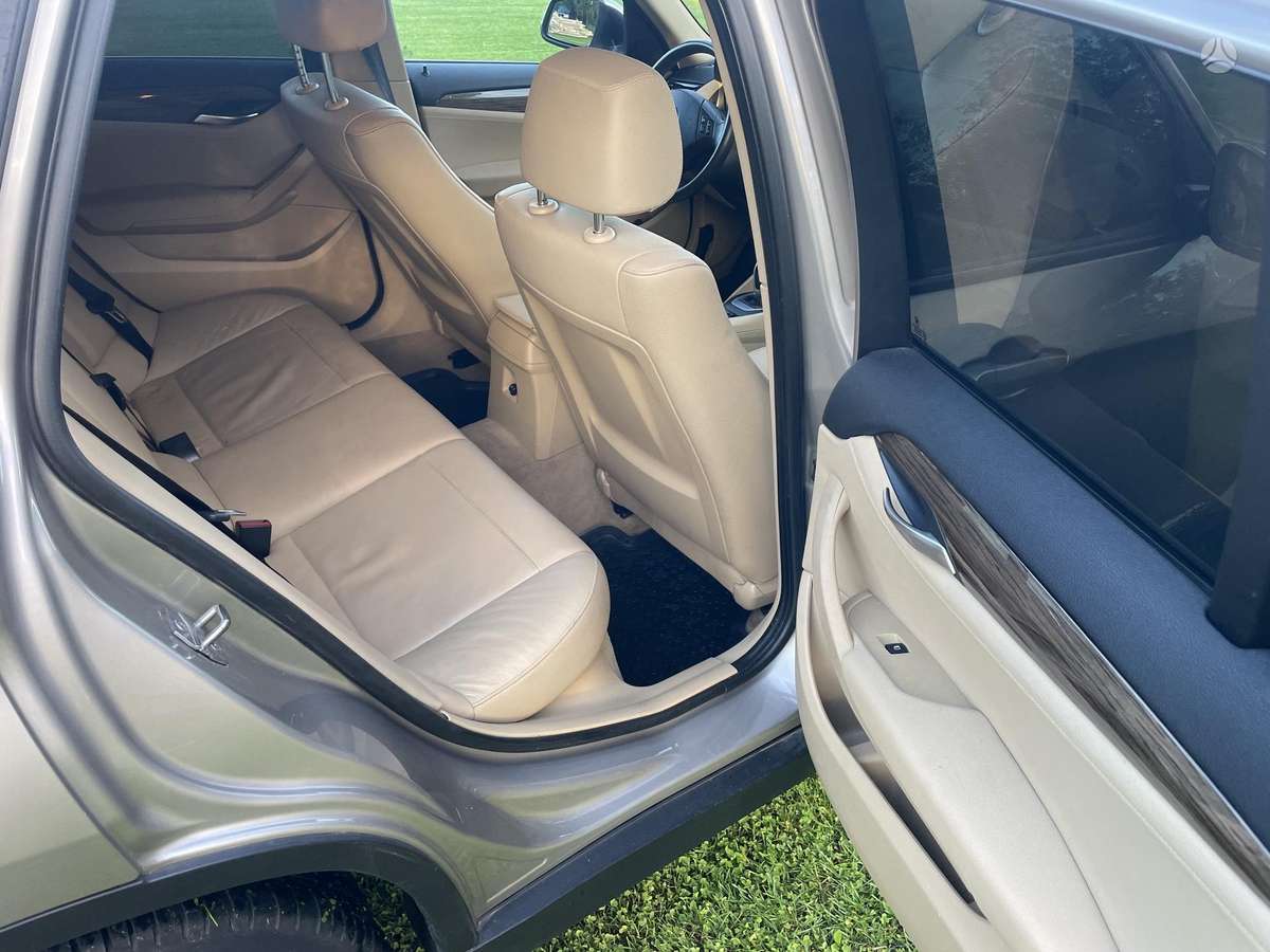 BMW X1 2012 — photo 12