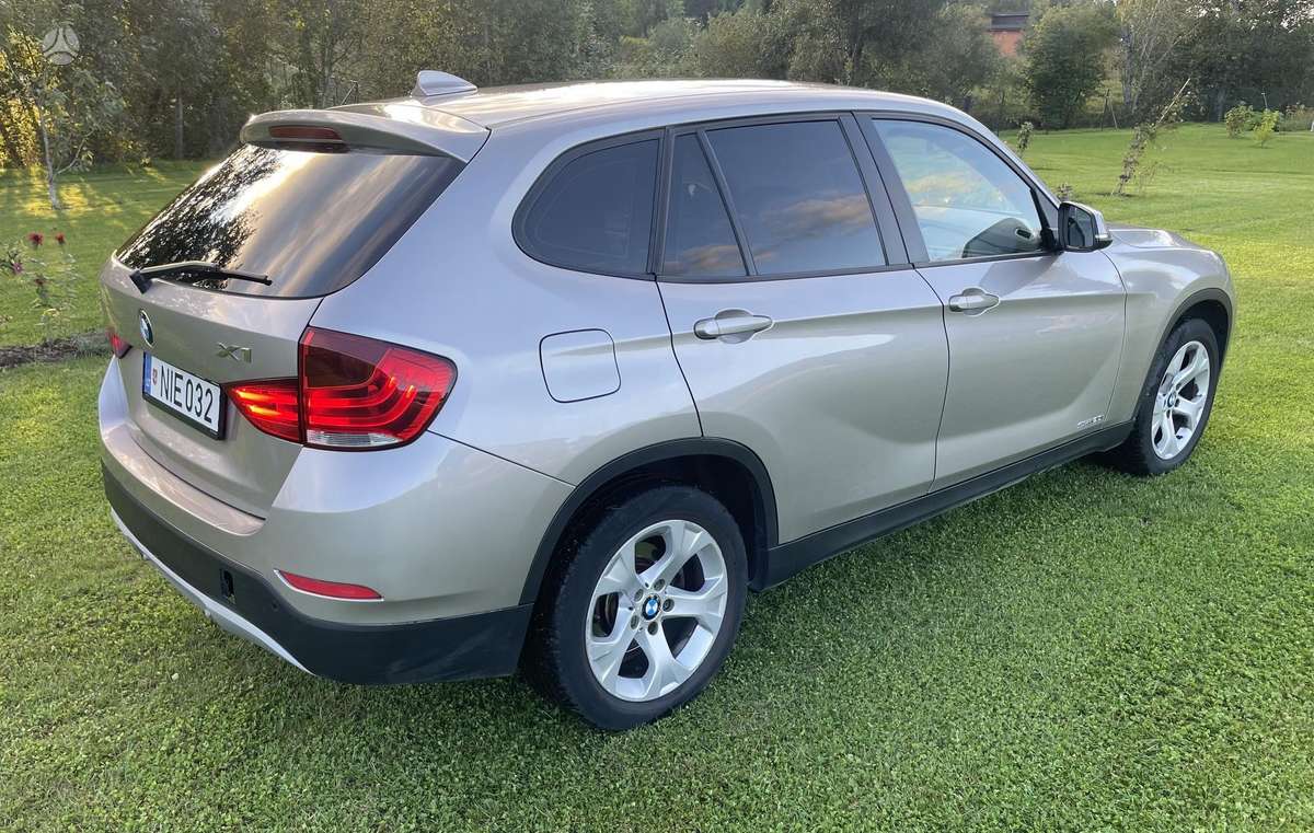 BMW X1 2012 — interior
