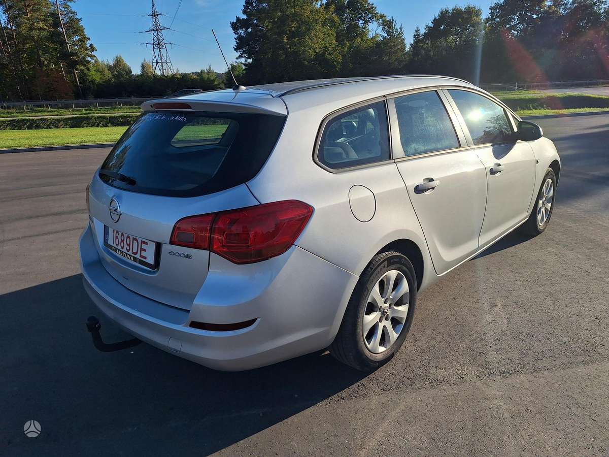 Opel Astra 2013 — engine 1398 cm³, 101 HP (74kW)